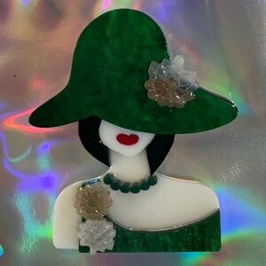Elegant Green Hat Brooch for the elegant woman